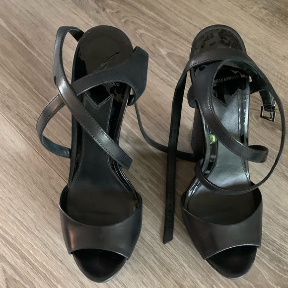 Brian Atwood wedges - Picture 2 of 11